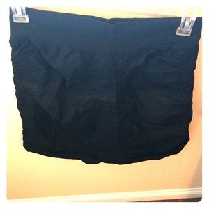 Must be sold by 8/10/18! Stretchy Black skirt!
